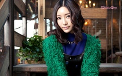 初中女生喊疼男生越往里寨游